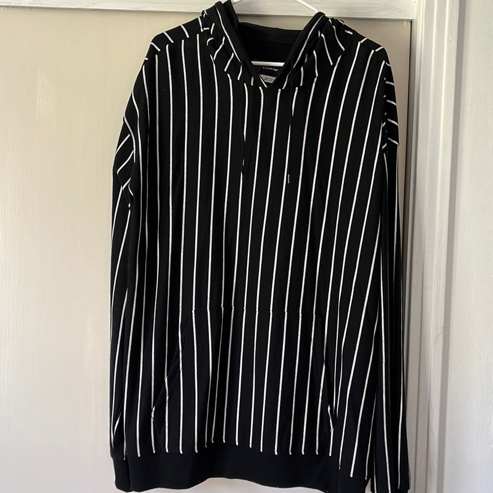 Black/White hoodie - stripped